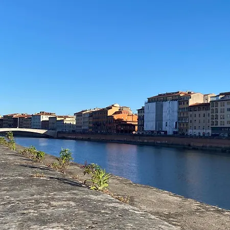 L'antica casa sui lungarni di Pisa-2